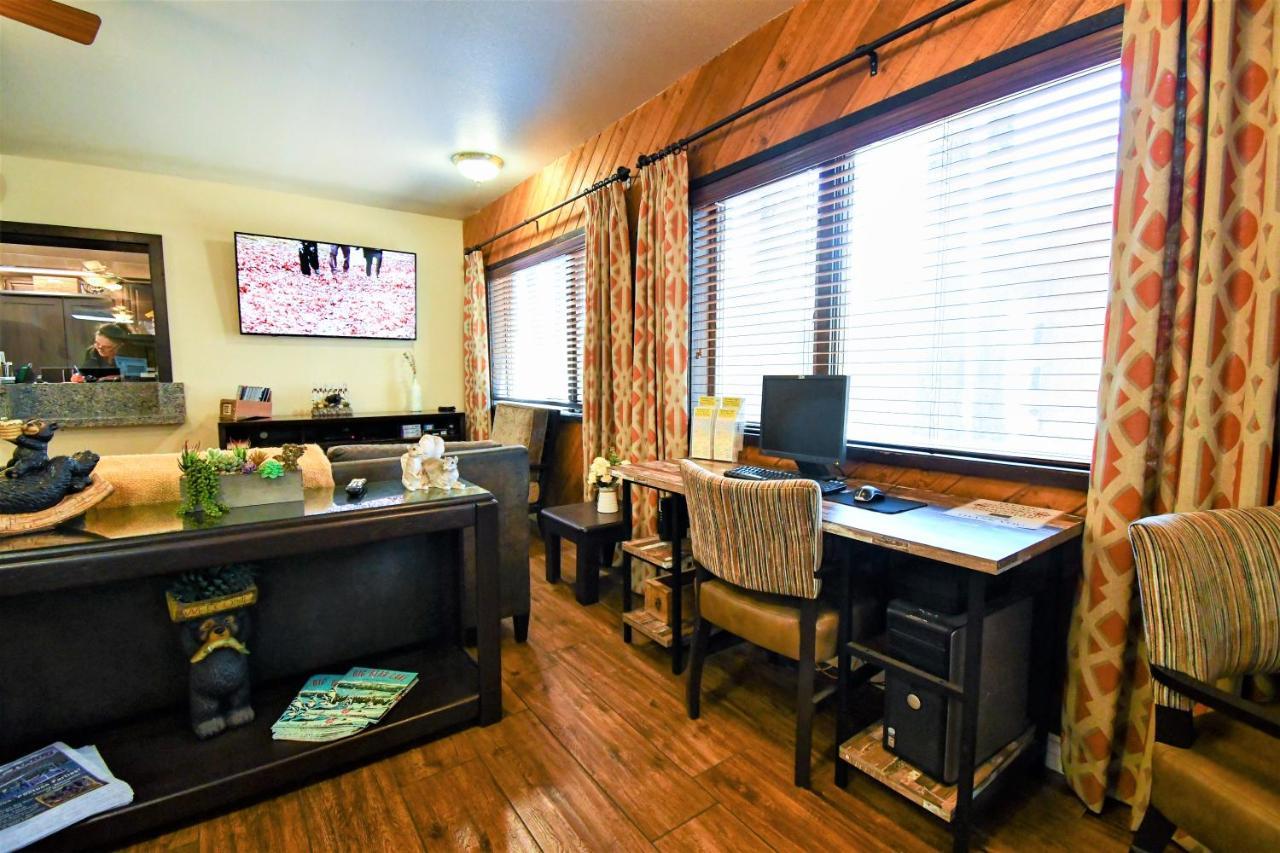 Getaways At Snow Lake Lodge บิ๊กแบร์เลค ภายนอก รูปภาพ